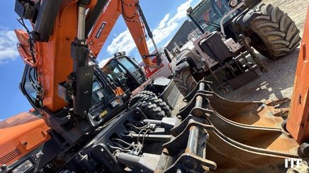 Excavadora de ruedas Doosan DX100W-7 - 14