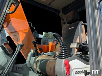 Excavadora de cadenas Doosan DX140LCR-5 - 7