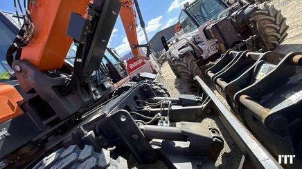 Excavadora de ruedas Doosan DX100W-7 - 15