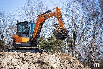 Excavadora Develon DX55r - 6