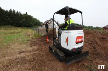 Excavadora Bobcat E17 - 3