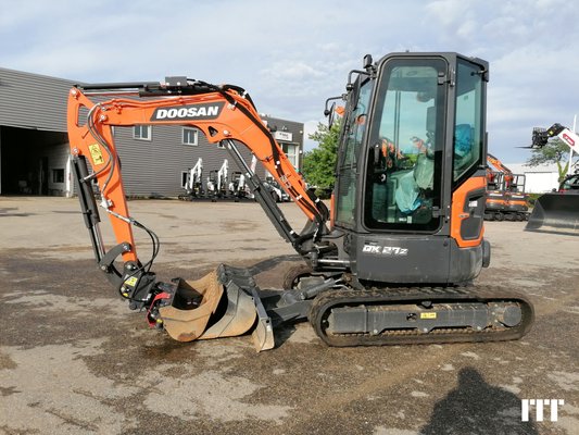 Excavadora Doosan DX27Z - 1