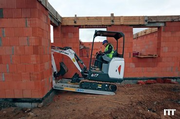 Excavadora Bobcat E17 - 1