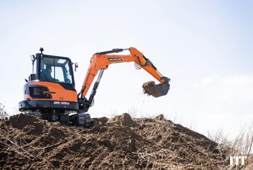 Excavadora Develon DX55r - 7